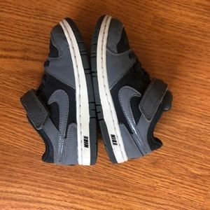 Baby nike shoes size 9c
